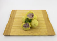 BRAMBOROVÝ KNEDLÍK PLNĚNÝ UZENÝM COOP