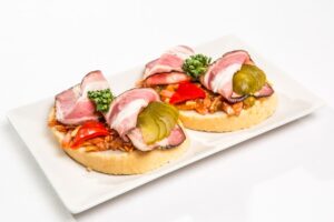 CHLEBÍČEK S ANGLICKOU SLANINOU