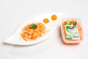 ZELNÝ SALÁT S MRKVÍ